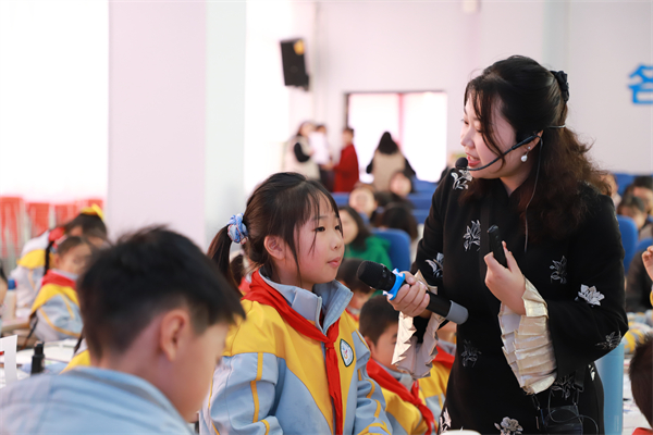 1765333742599260.jpg 4班向玉楠.jpg