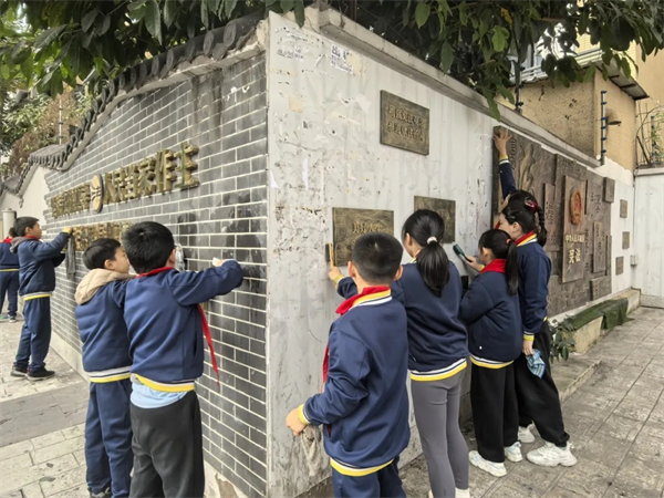 1765334927204010.jpg 20251209_221236_187.jpg