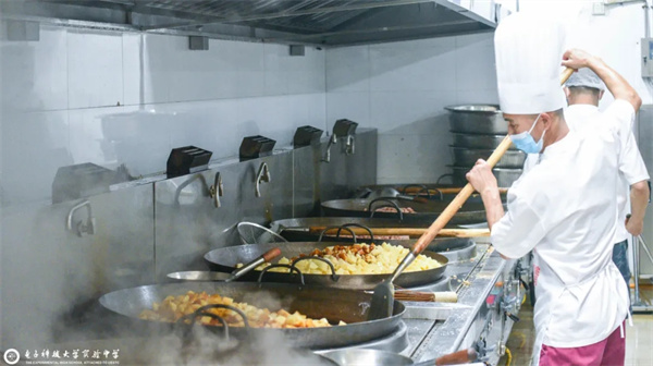 1766019002658434.jpg 20251217_231530_028.jpg