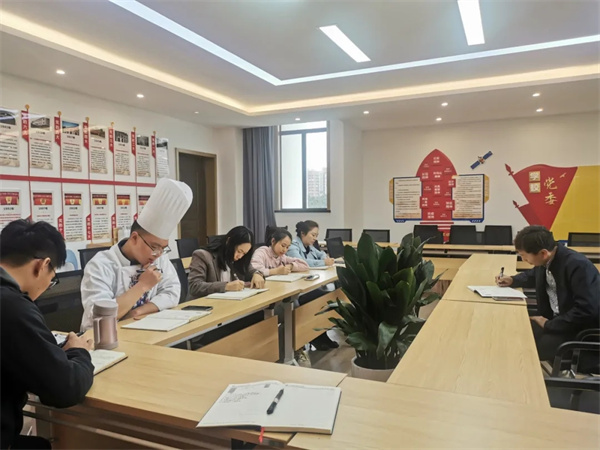 1766019100289757.jpg 20251217_231530_036.jpg