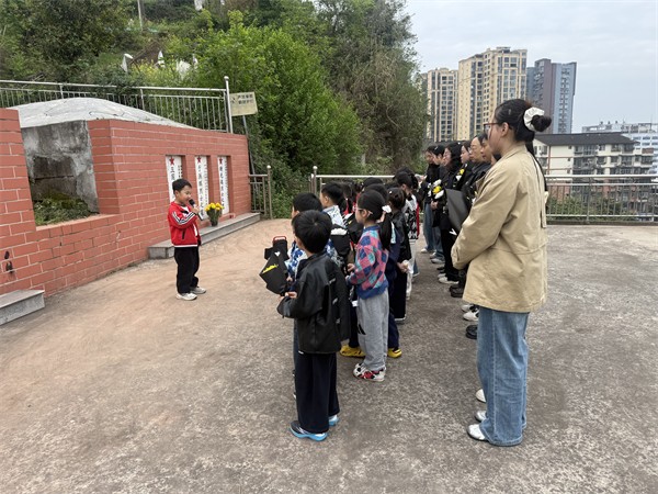 �廳����־ ����Ӣ�ۻ� (4).JPG