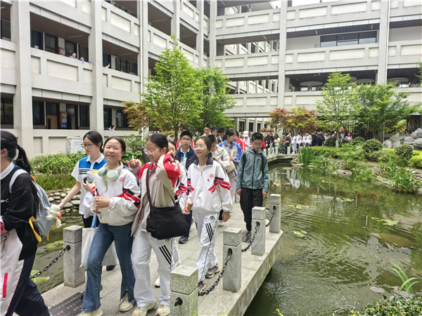 1776135556134875.jpg 4.jpg