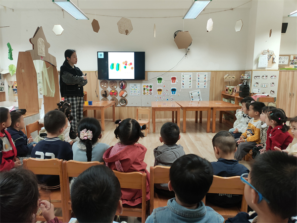 1776392968564539.jpg 探秘色彩1.jpg