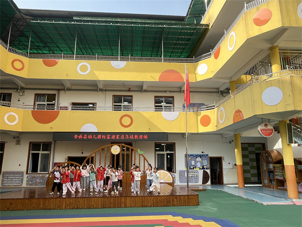 1778654068420522.jpg 筑牢安全防线 护航幼儿成长 (1).JPG