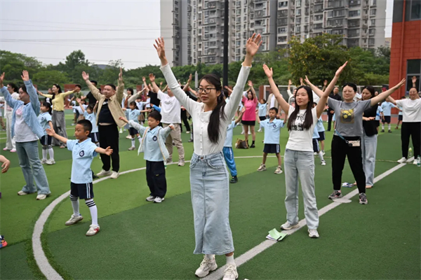 1778810140192296.jpg 家长开放日活动照片15.jpg
