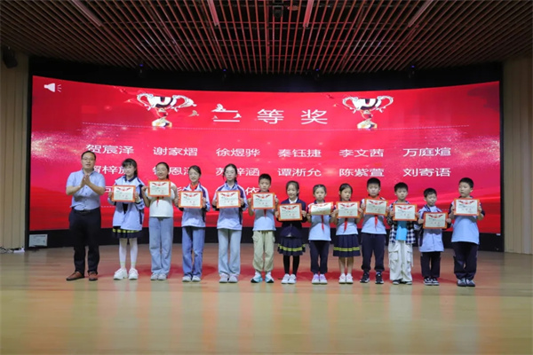 1779159799805259.jpg 20260518_233919_060.jpg