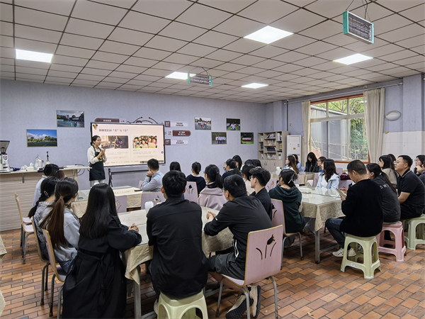 1779240535352635.jpg 01-20260429青羊综合高中咖啡体验课 (3).jpg