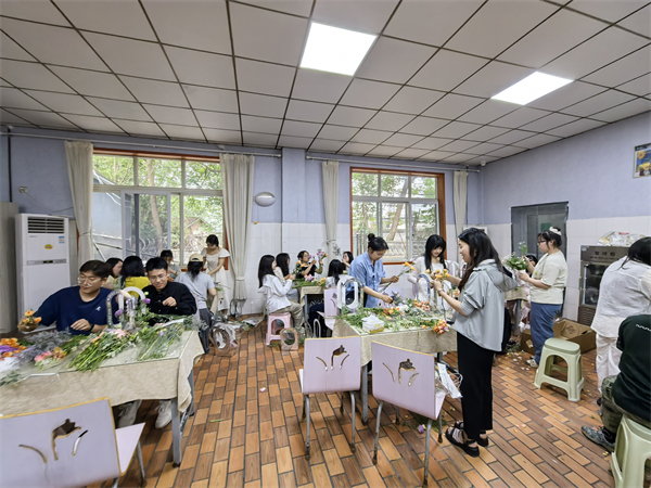 1780989491590369.jpg 06-20260527青羊综合高中花艺课 (2).jpg