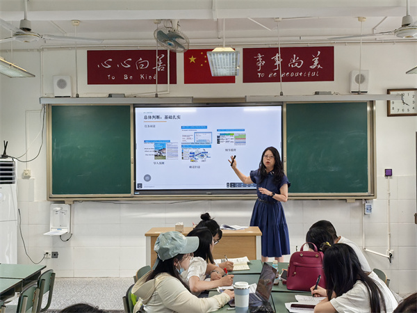 1781687890900832.jpg 20260612成都市综合高中联合教研活动顺利举行在青羊综合高中举行 (39).jpg