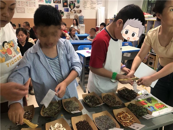 1782110797112781.jpg 香包2.jpg