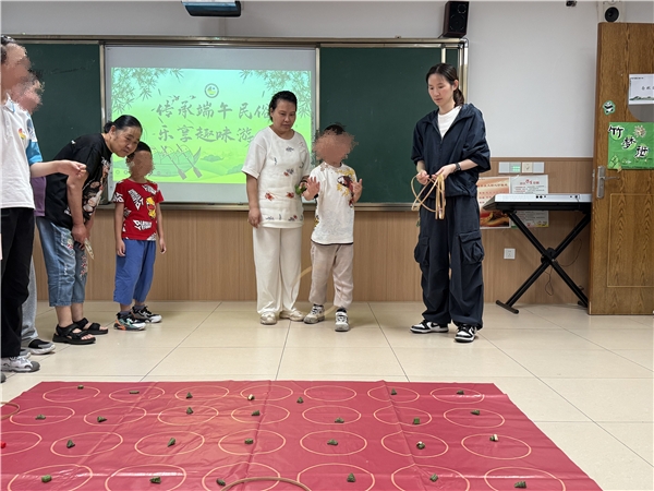 1782110991172618.jpg 古风着装家长2.jpg